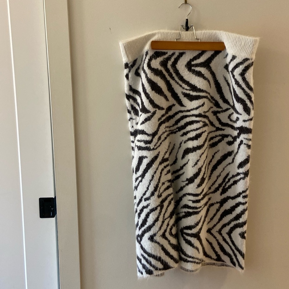 H&M zebra skirt